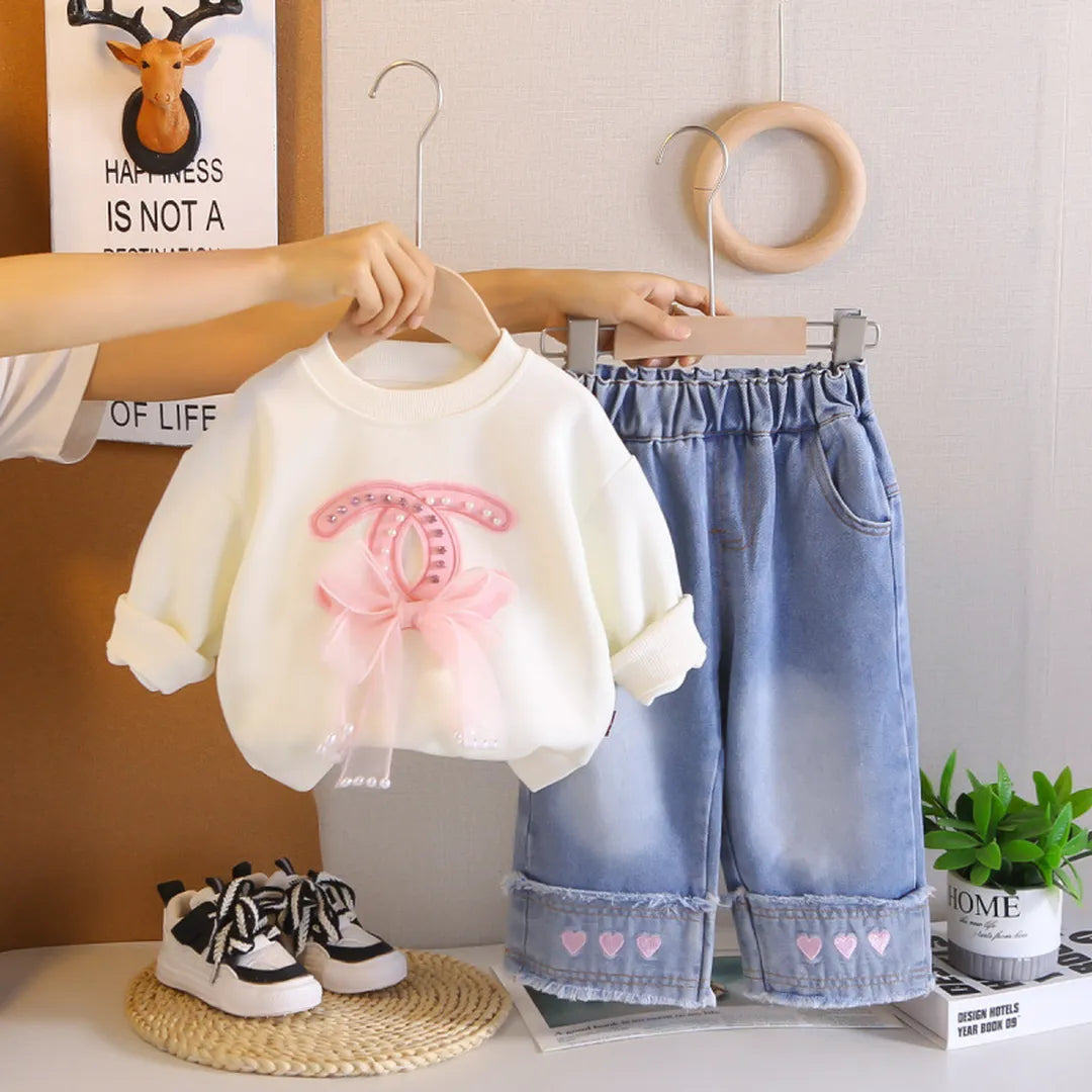 Outfit Chic Niña 1-5 años: Sudadera Lazo y Jean Corazones